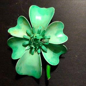 1940s Green flower Brooch